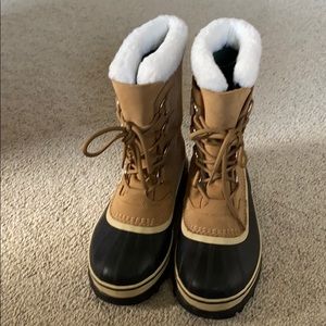Sorel winter boots tan and black